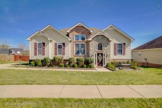 2163 Powell Rd, Clarksville, TN 37043-2749