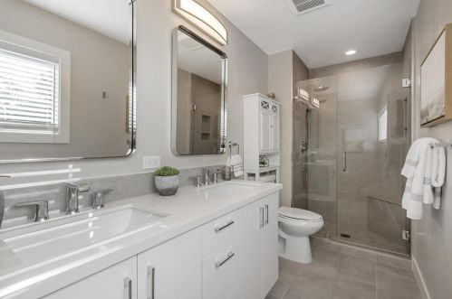 1685 Grizilo Dr, San Jose CA  95124-1920 exterior