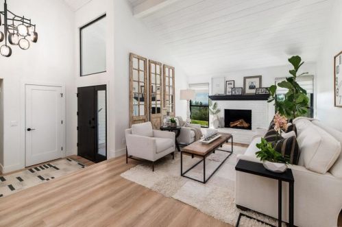 2638 Unicornio St, Carlsbad CA 92009-4443 exterior