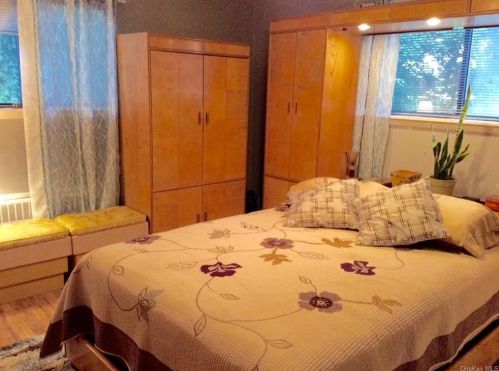 20 Lincoln Pl, White Plains NY  10603-2152 exterior