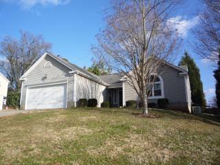 12524 Panthersville Dr, Charlotte, NC 28269-8234