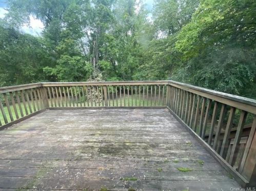 3821 Gomer St, Yorktown Hgts NY  10598-1724 exterior