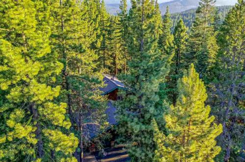 11114 Mougle Ln, Truckee, CA 96161-6105