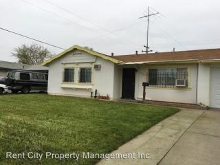 6920 Briggs Dr, Sacramento CA  95828-2211 exterior