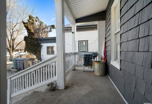 957 Euclid Ave, Salt Lake City, UT 84104-1128