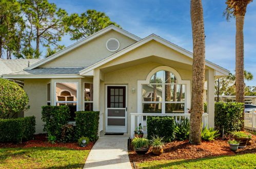 1135 Lombardy Dr, Fort Pierce, FL 34986-2178
