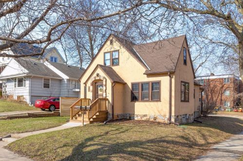 571 Hall Ave, Saint Paul, MN 55107-2850