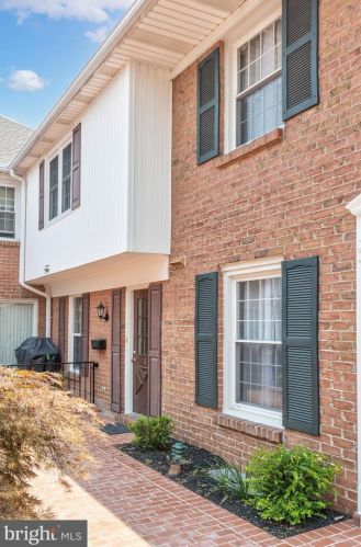 455 Caracas Ave, Swatara, PA 17033-1618