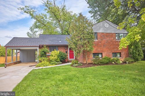 6903 Essex Ave, Springfield, VA 22150-2416