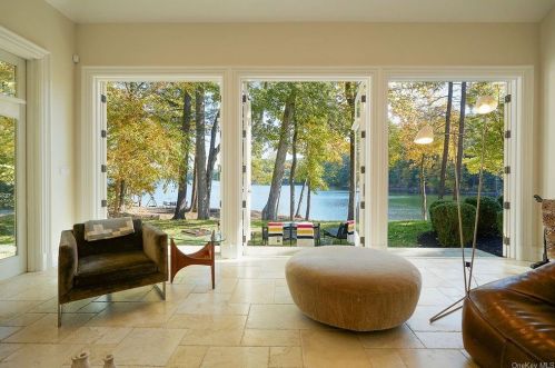 457 Lake Rd, Tuxedo Park NY  10987-4108 exterior