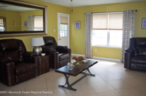 536 Elwood St, Lacey NJ  08731-2106 exterior