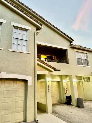 1602 Belmont Pl, Boynton Beach FL  33436-7840 exterior