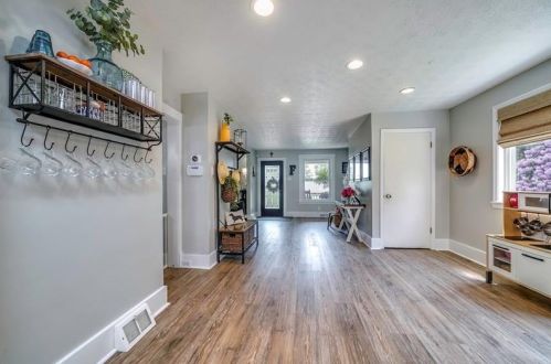 732 8th Ave, Beaver Falls PA  15010-3126 exterior