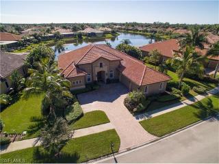 9011 Shenendoah Cir, Naples, FL 34113-1664