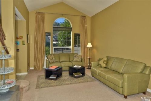116 Renz Ln, Geyserville, CA 95441-9581