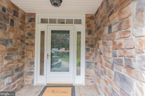 440 Forevergreen Dr, Falling Waters, WV 25419-4898