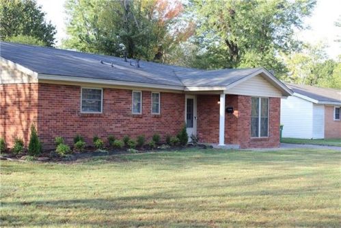 1403 Crawford Ave, Springdale AR  72764-3115 exterior