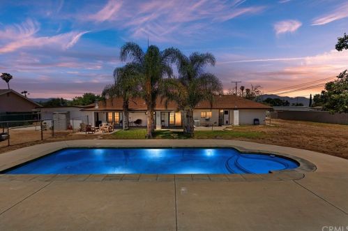 20101 Camino Del Sol, Riverside, CA 92508-2423