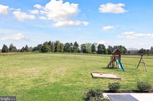 13525 Aden Rd, Nokesville VA  20181-2817 exterior