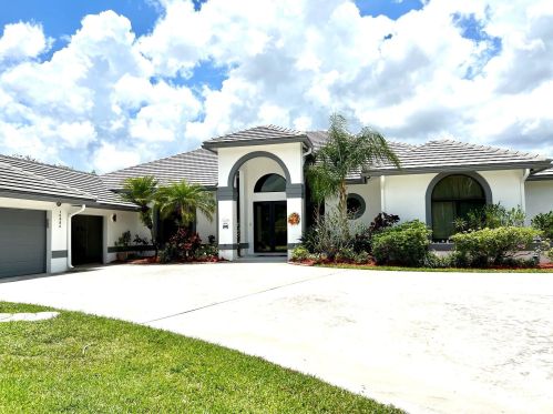 14984 Roan Ct, West Palm Beach, FL 33414-1015