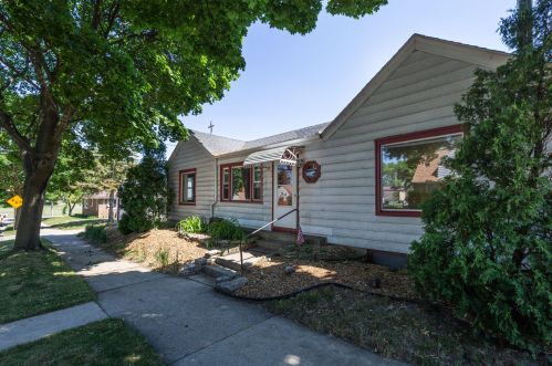 2900 Clement Ave, Milwaukee, WI 53207-2439