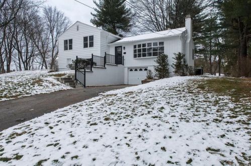 7 Dublin Ln, Poughkeepsie, NY 12603-2013