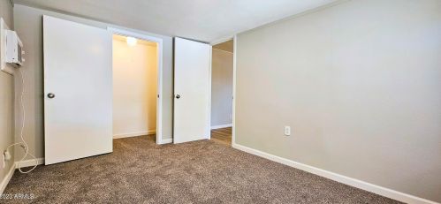 526 Charleston Ave, Phoenix AZ  85022-1531 exterior