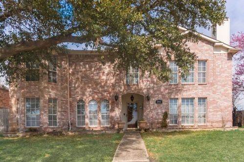 1702 Lincoln Dr, St Paul, TX 75098-7112