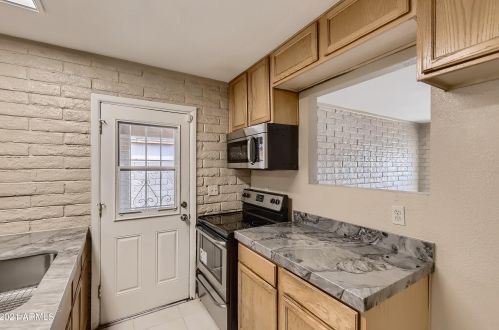 1808 Darrel Rd, Phoenix AZ  85042-6418 exterior