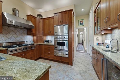 709 Capitol St, Washington DC 20003-1711 exterior