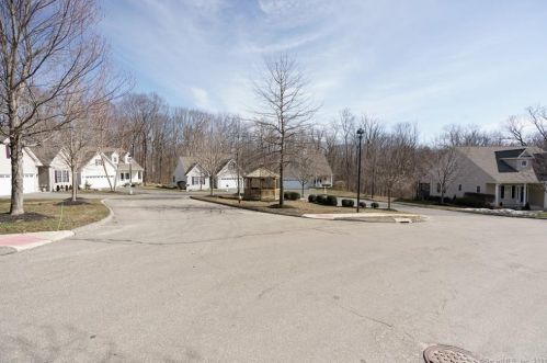 286 Beth Ln, Waterbury CT  06705-2523 exterior
