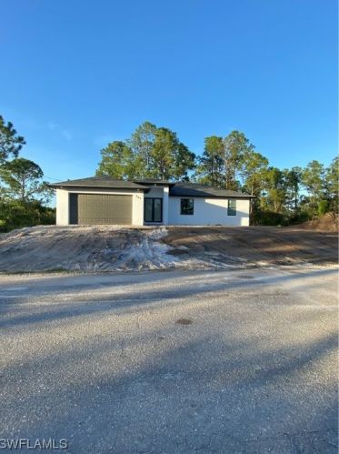 705 11th St, Lehigh Acres, FL
