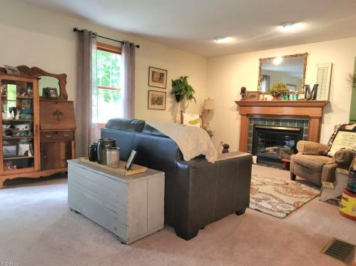 5100 Tiffany Dr, Zanesville OH  43701-8703 exterior