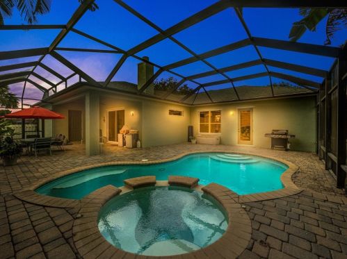 1811 Mackenzie St, Fort Pierce, FL 34953-1330
