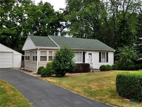 830 Favony Ave, Holland, OH 43528-9640
