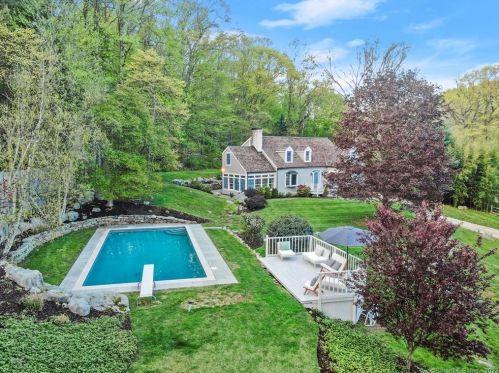 115 Wildwood Rd, Stamford, CT 06903-2110
