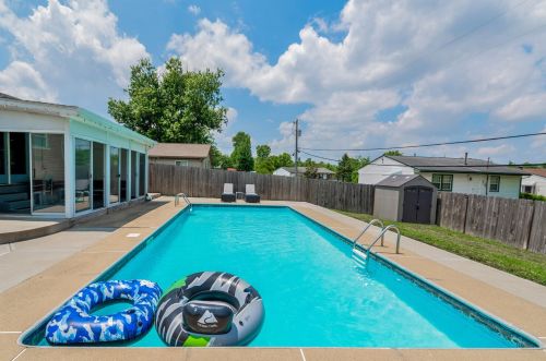 3758 Autumn Rd, Covington KY 41018-2741 exterior