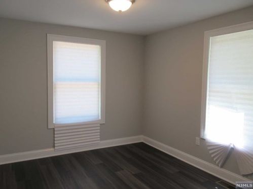 68 Hemlock St, Oakland NJ  07436-1829 exterior