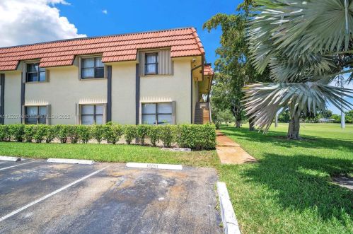 10015 4th St, Hollywood, FL 33024-6155