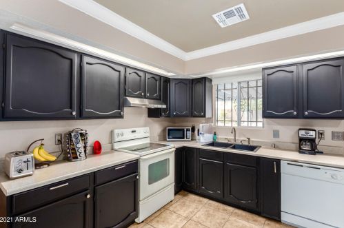 10814 12 St, Phoenix AZ 85085-7708 exterior