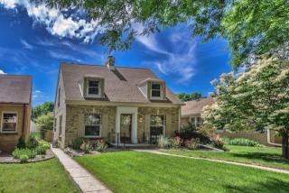5515 Brooklyn Pl, Milwaukee, WI 53216-3136