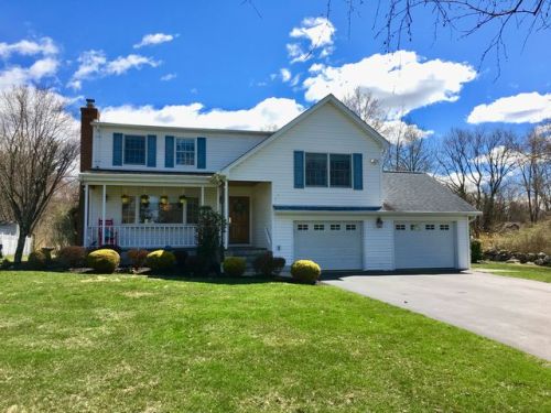 2888 Meadowcrest Dr, Yorktown Hgts, NY 10598-2417