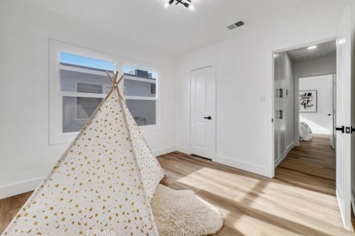 810 E St, Ontario CA  91762-3004 exterior