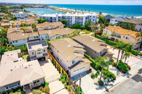 261 Chinquapin Ave, Carlsbad CA  92008-7410 exterior