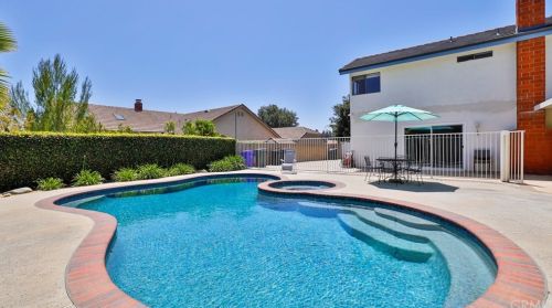 2032 Coolcrest Ave, Upland CA 91784-1242 exterior