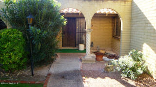 2414 Shade Tree Ln, Tucson, AZ 85715-3741
