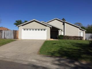 3713 Station St, Sacramento, CA 95827-3711