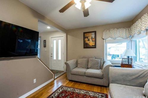 161-12 99th St, Jamaica NY  11414-2811 exterior