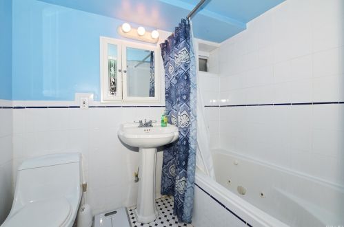 11136 179th St, Jamaica NY  11433-4124 exterior