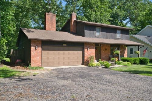 1955 Choctaw Dr, London OH  43140-8733 exterior